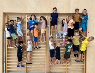 Klassenfoto_1b_26_27